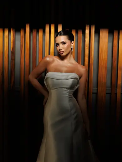 Noiva usando vestido Villa de las Novias