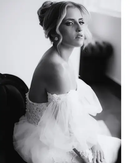 Noiva usando vestido Villa de las Novias