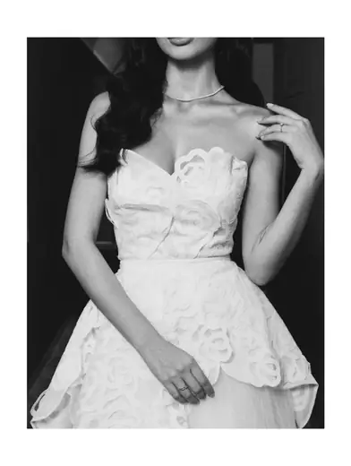 Noiva usando vestido Villa de las Novias