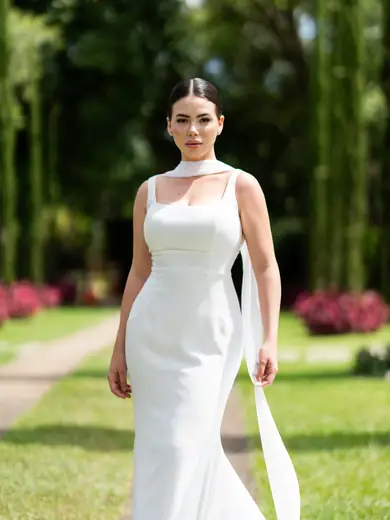 Noiva usando vestido Villa de las Novias