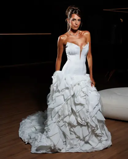 Noiva usando vestido Villa de las Novias