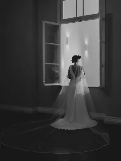 Noiva usando vestido Villa de las Novias
